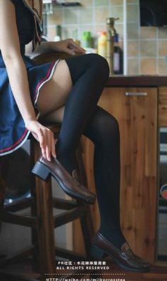激情卧室h呻吟张开腿视频_超清在线观看完整版